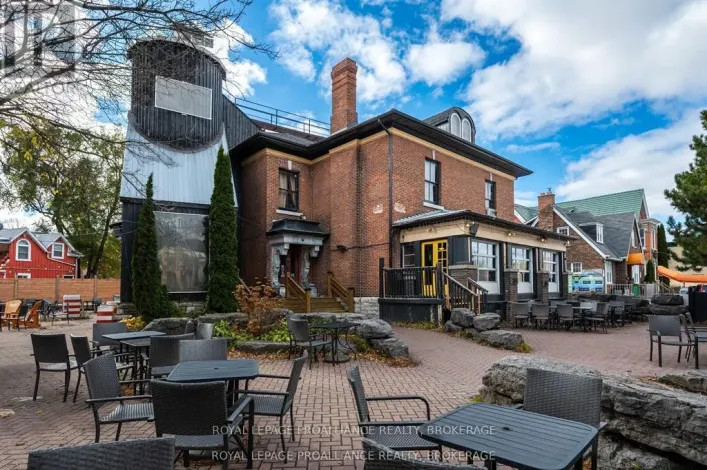 8 - 506 PRINCESS STREET, Kingston