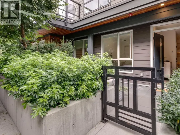 8 533 E 3RD STREET, North Vancouver