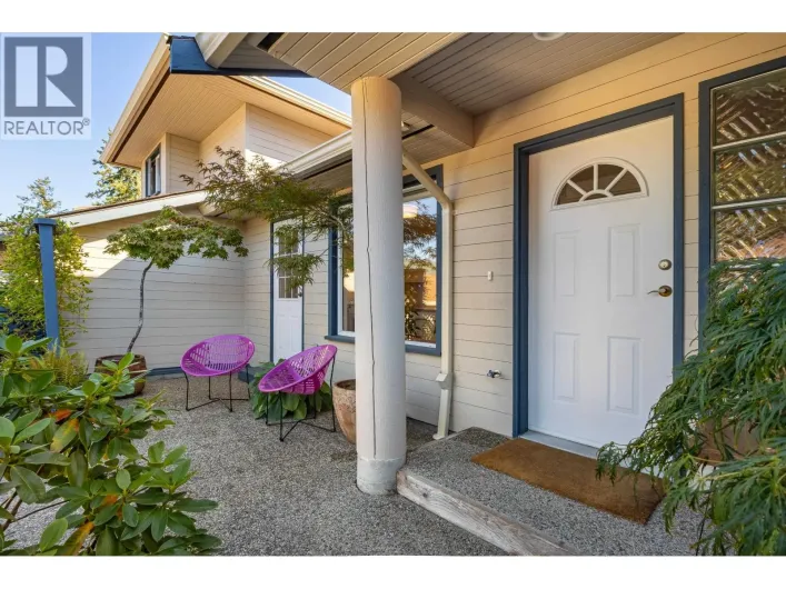 8 5768 MARINE WAY, Sechelt