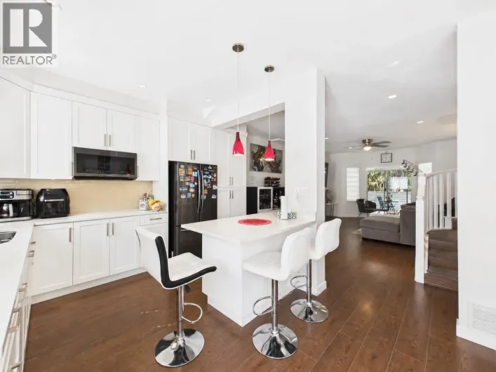 8 6700 RUMBLE STREET, Burnaby