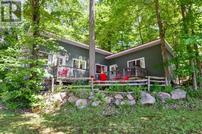 House for sale: 8 - 7 SILVER POINT ROAD, Seguin