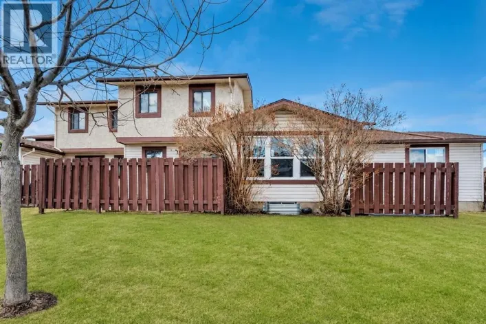 8, 75 templemont Way NE, Calgary