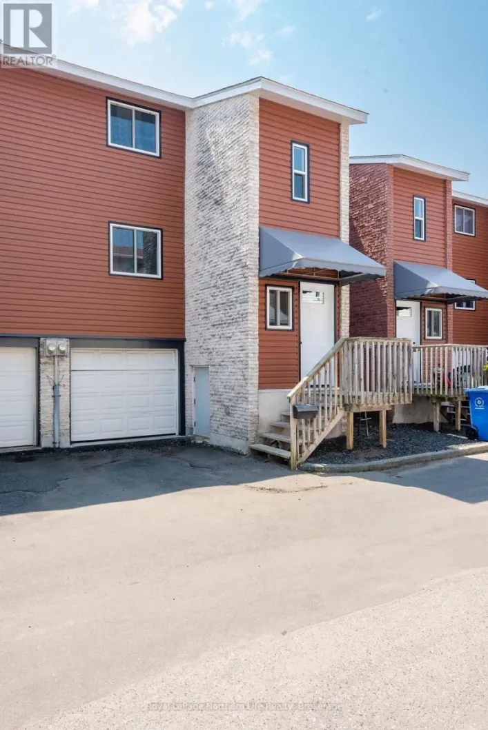 8 - 850 LAKESHORE DRIVE, North Bay