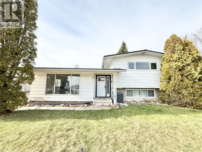 8 9 Avenue W, Brooks