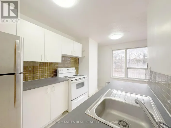 8 - 90 BLACKFRIAR AVENUE, Toronto