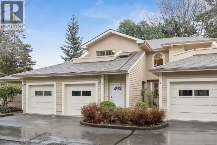 8 909 Admirals Rd, Esquimalt