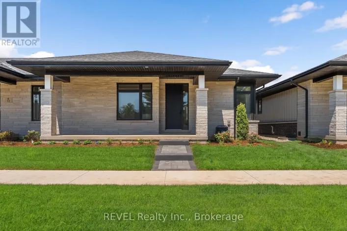 8 ACCURSI CRESCENT, Pelham