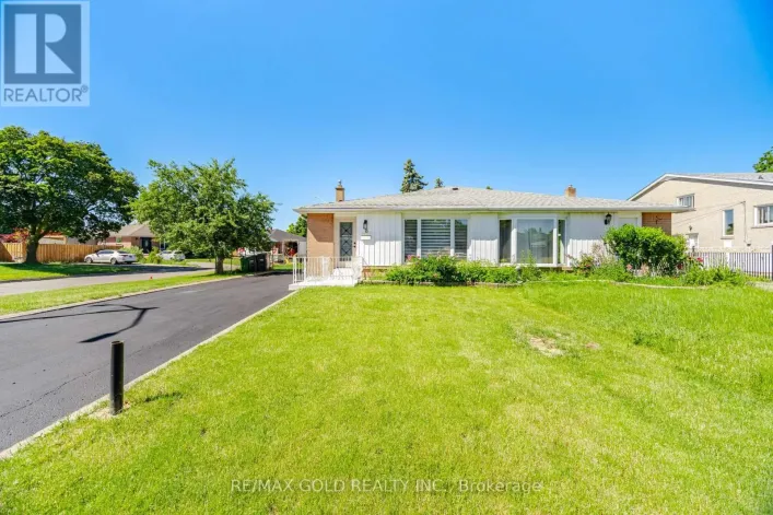 8 ATHLONE AVENUE, Brampton