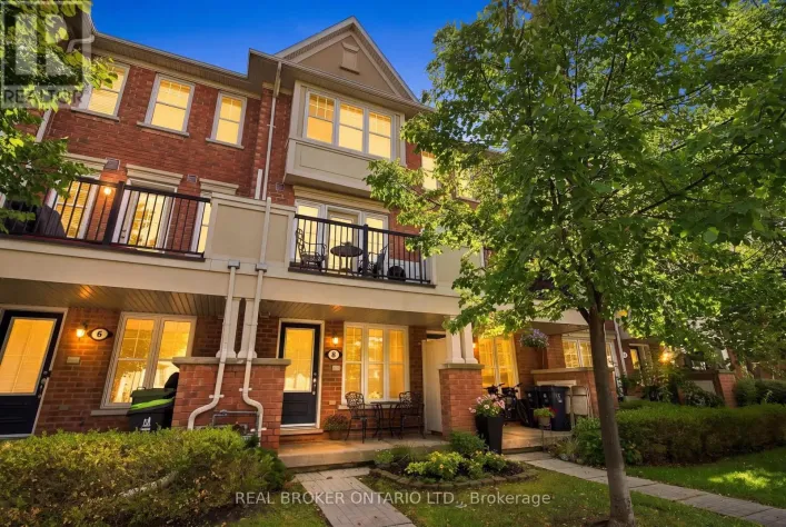 Row / Townhouse for sale: 8 AYERS CRESCENT, Toronto
