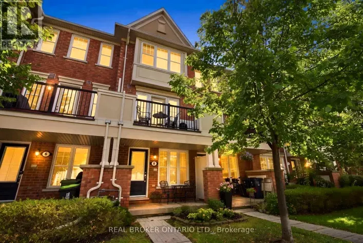 Row / Townhouse for sale: 8 AYERS CRESCENT, Toronto