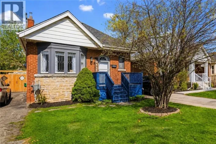 8 BARONS Avenue S, Hamilton