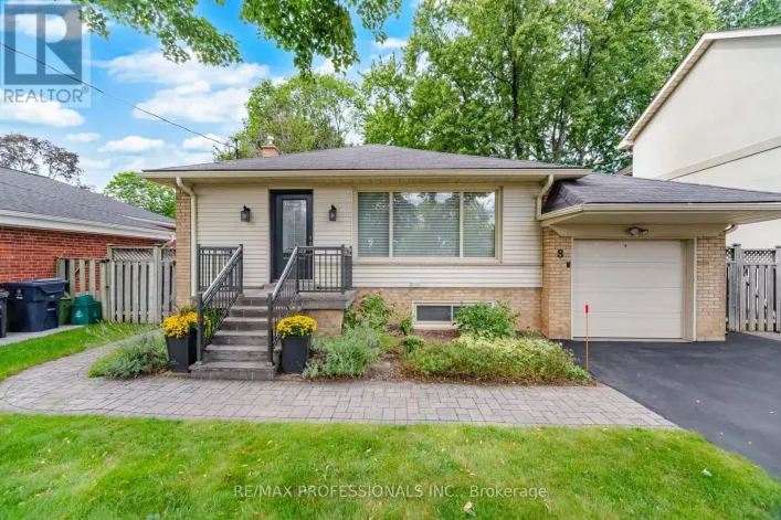 8 BEAVERBROOK AVENUE, Toronto