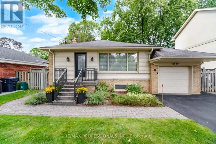 8 BEAVERBROOK AVENUE, Toronto