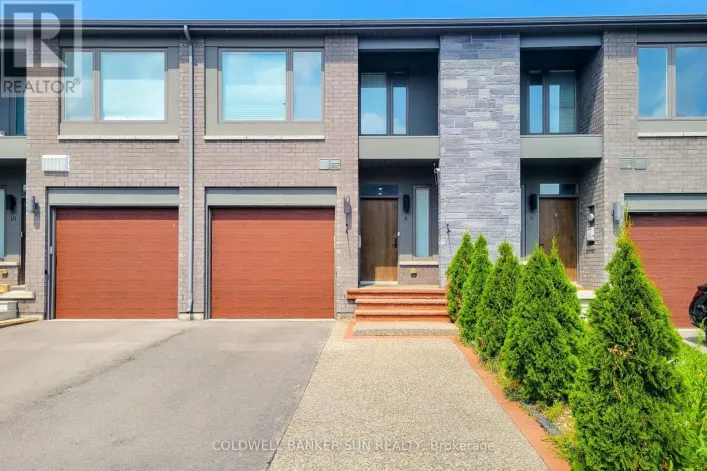 8 BEDROCK DRIVE, Hamilton