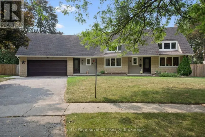 House for sale: 8 BERKLEY PLACE, Guelph