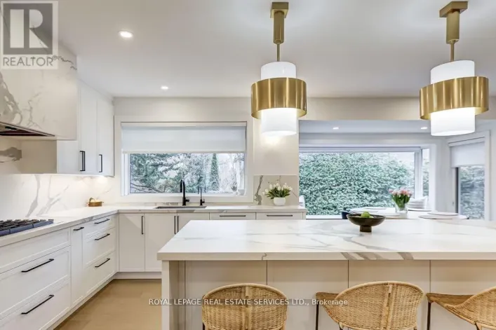 8 BIRCHCROFT ROAD, Toronto