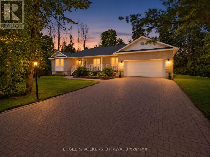 8 BLACK WALNUT ROAD, North Grenville