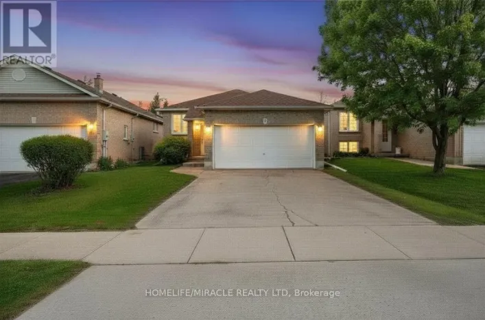 8 BRADLEY LANE, Brantford