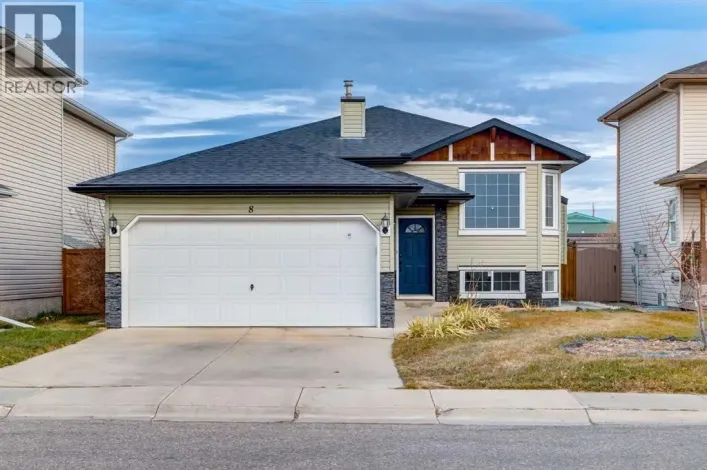 8 Canoe Circle SW, Airdrie