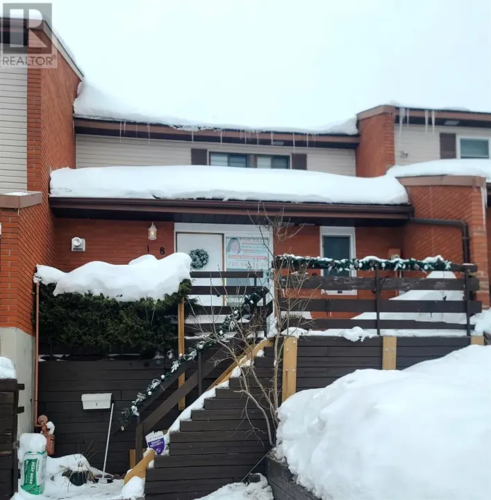 8 Capital PL, Elliot Lake