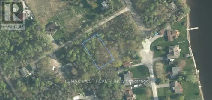 8 CRESCENT DRIVE, Tay