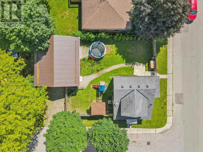 8 CROSS STREET, Brant