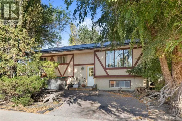 8 Cypress Way SE, Medicine Hat