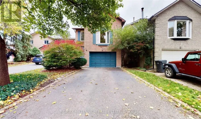 8 DALZELL AVENUE, Brampton