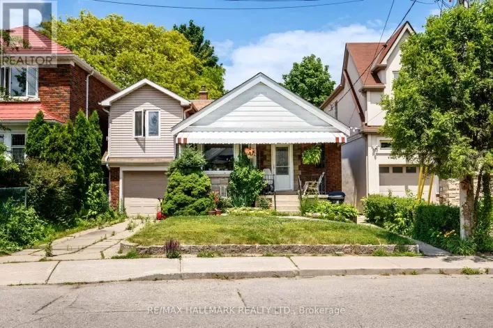 8 DAVIES CRESCENT, Toronto