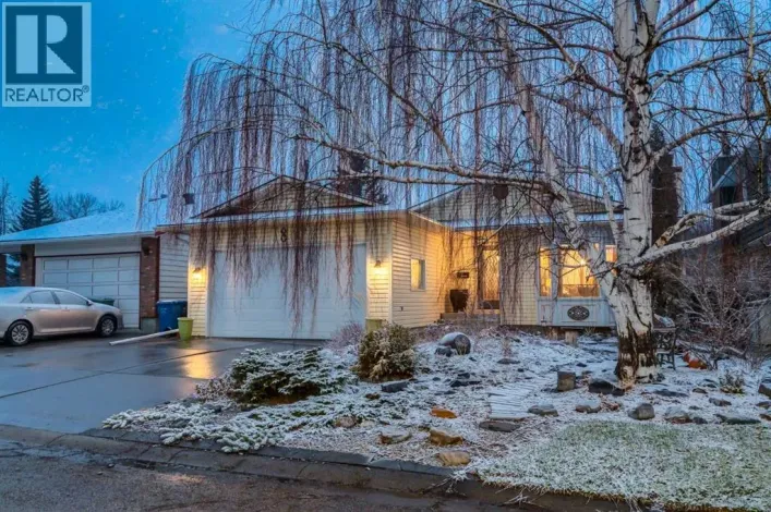 8 DEERWOOD Road SE, Calgary