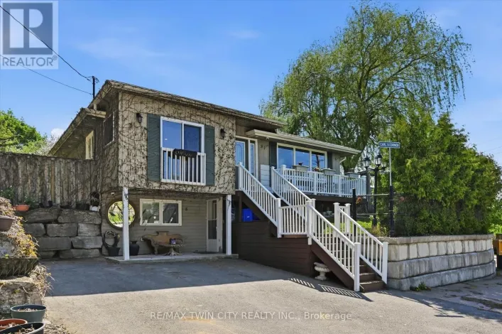 8 DELREX BOULEVARD, Halton Hills