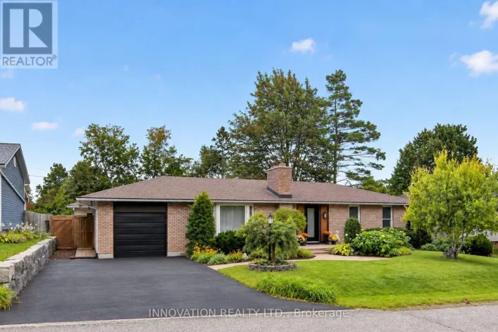 8 DOGWOOD DRIVE, Ottawa