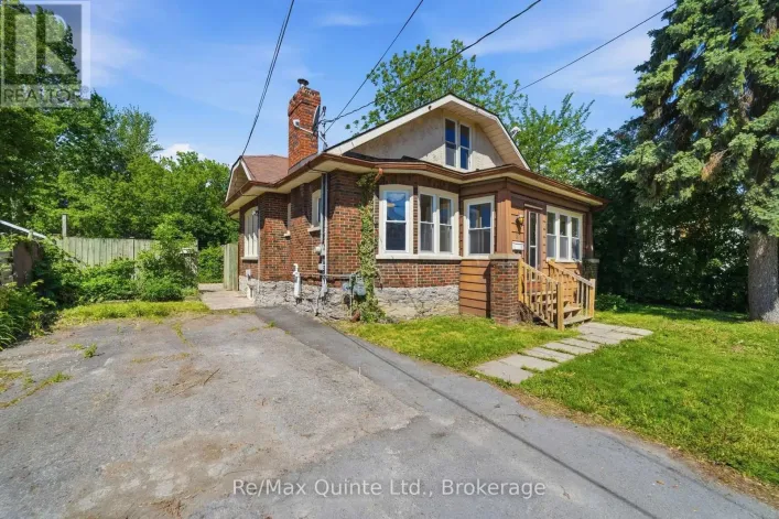 8 DUNBAR STREET, Belleville