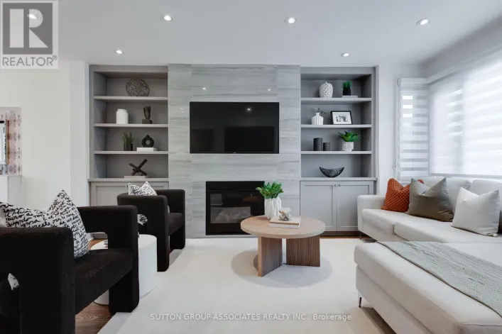8 DUNDURN CRESCENT, Toronto