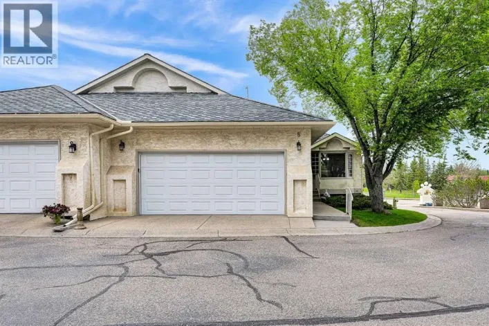 8 Edgepark Villas NW, Calgary