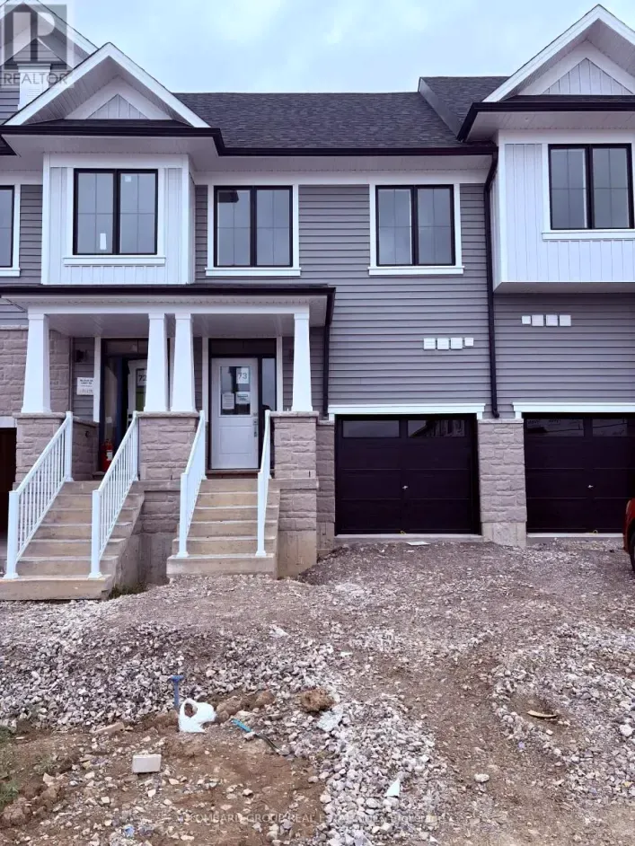 8 ELITE CRESCENT, Haldimand