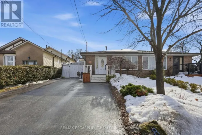 8 ELMORE DRIVE N, Hamilton