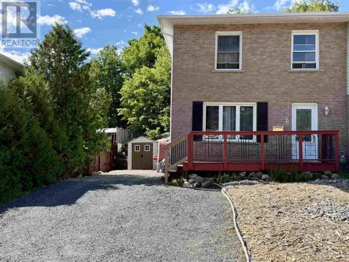 8 Feltz RD, Elliot Lake