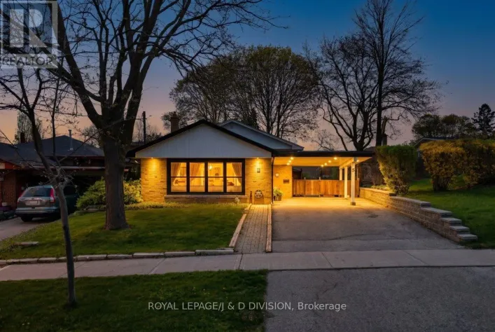 8 GAIETY DRIVE, Toronto