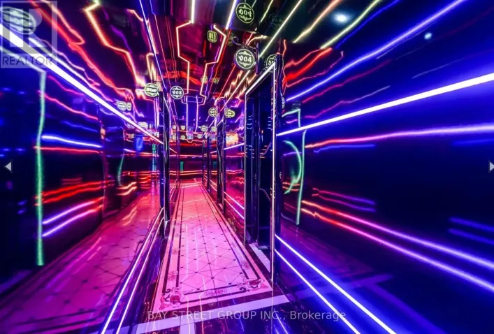 8 GLEN WATFORD DRIVE, Toronto