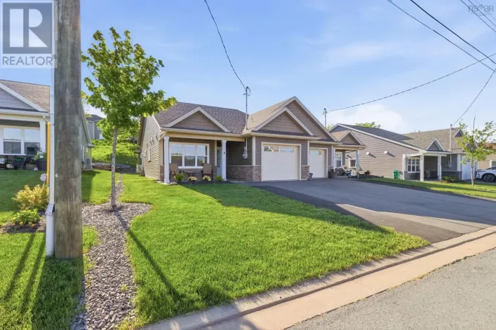 8 Goldenrod Court, Falmouth