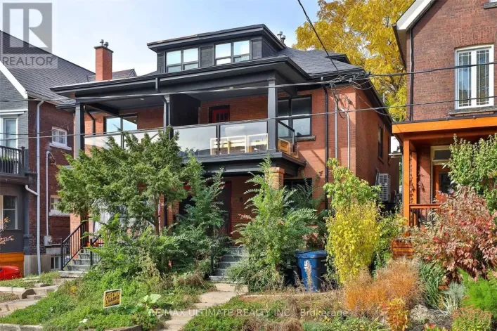 8 GRAFTON AVENUE, Toronto