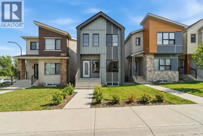 8 Heartwood Lane SE, Calgary