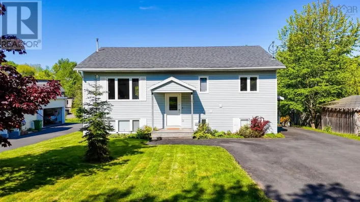 8 Iona Road, Wolfville