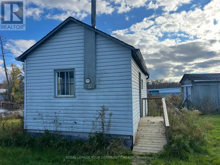 8 ISLAND DRIVE, Georgina