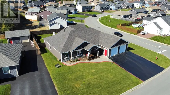 8 Ivanys Road, Grand Falls-Windsor