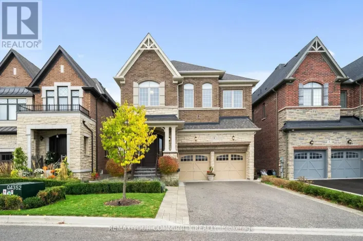 8 KING BOULEVARD, King