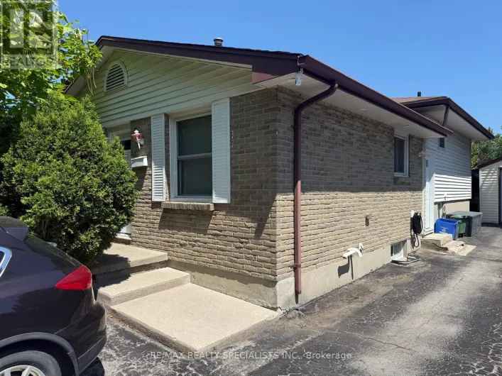 8 KINTAIL CRESCENT, London South