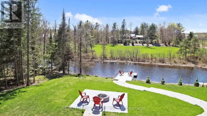8 KNOWLES CRESCENT, Seguin