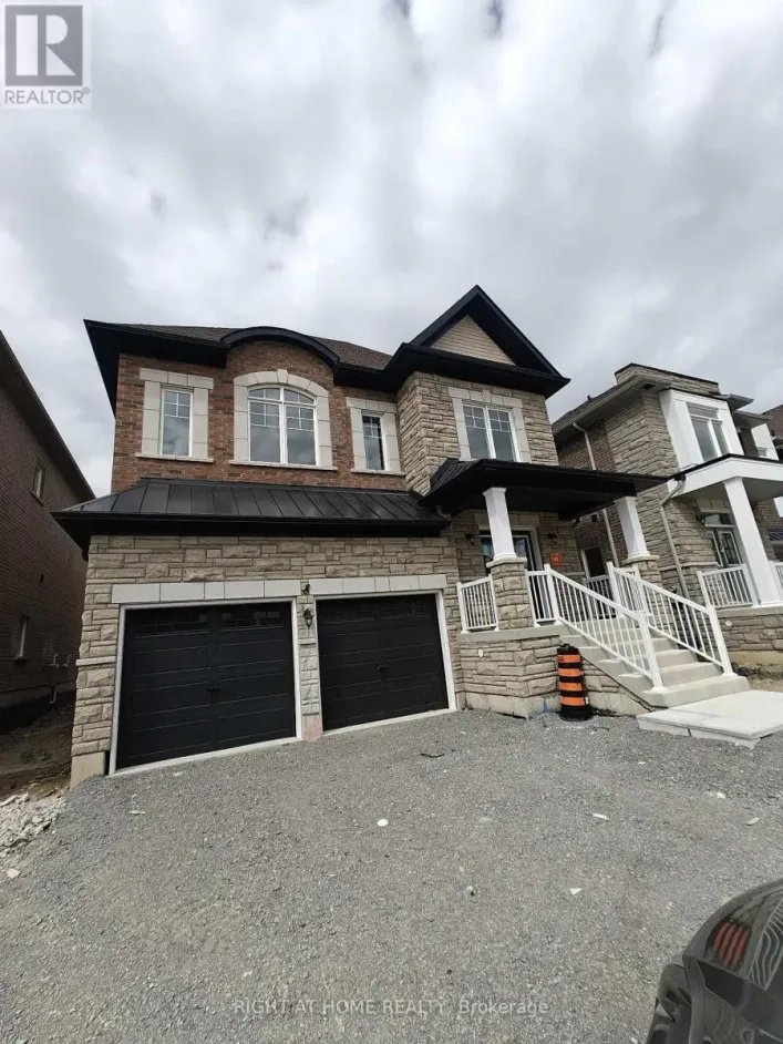 8 LA REINE AVENUE, Richmond Hill